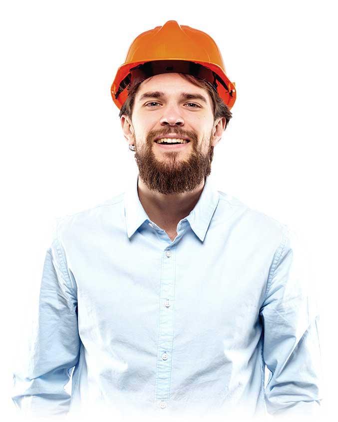 Hombre con casco de seguridad para la construcción